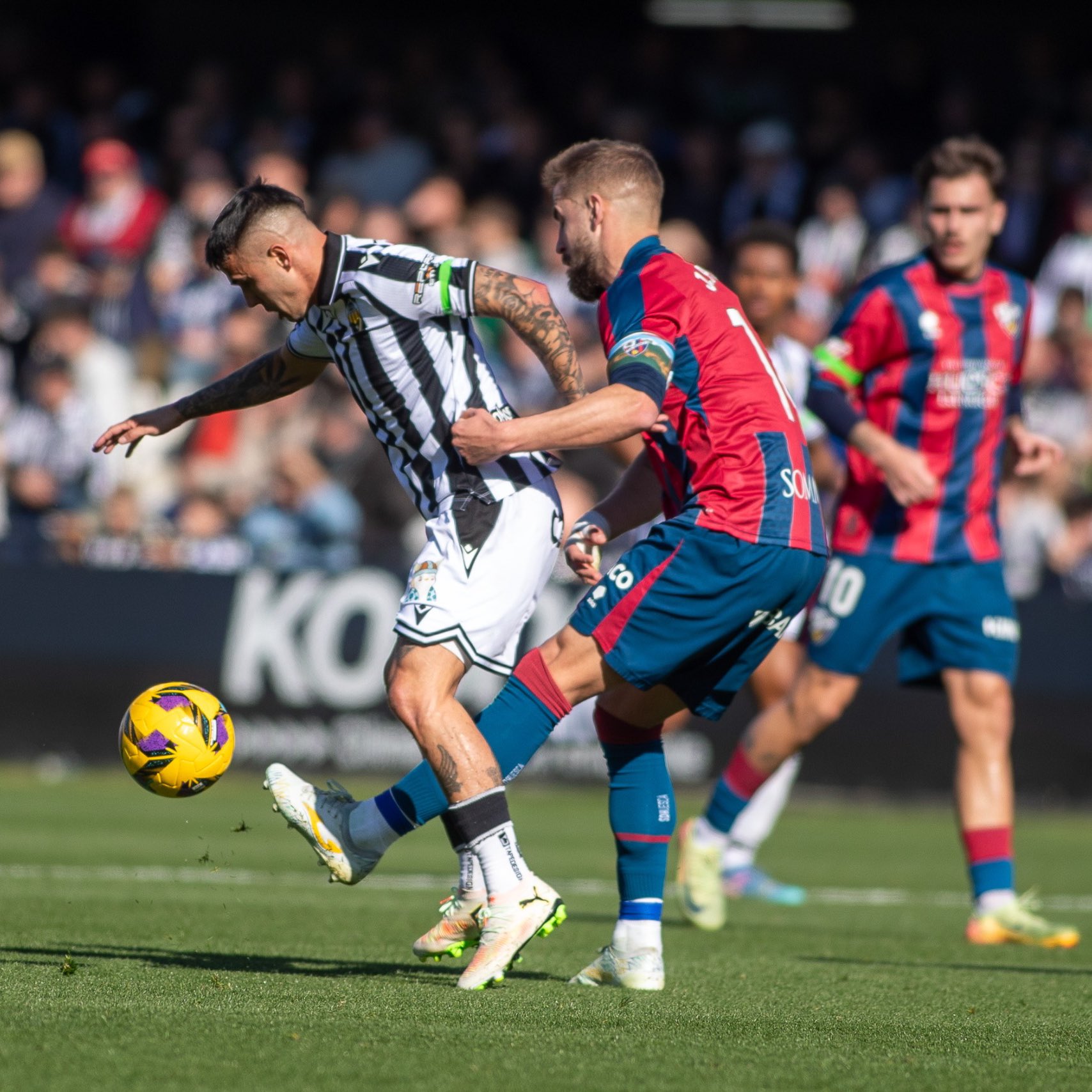 Suero, en una acción ante el Huesca